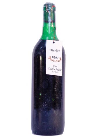MERLOT DEALU MARE 1987 IN CUTIE DE LEMN