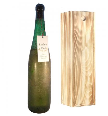 Riesling Tarnave- 1984 in Cutie Lemn